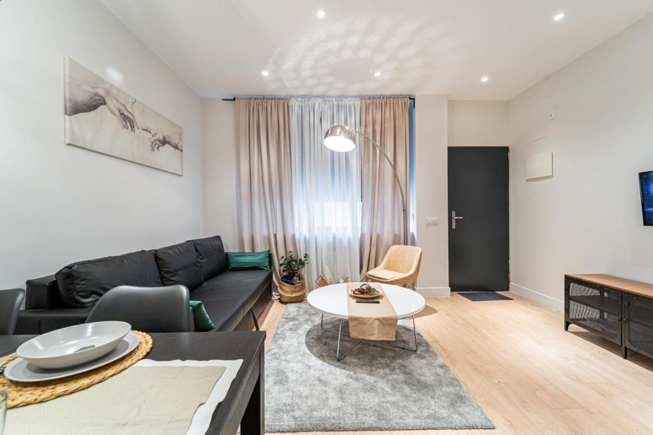 Edsam Madrid Apartments Black Bagian luar foto