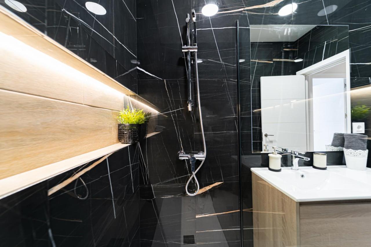 Edsam Madrid Apartments Black Bagian luar foto