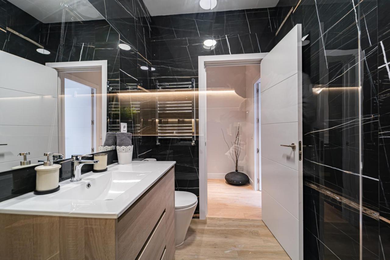 Edsam Madrid Apartments Black Bagian luar foto