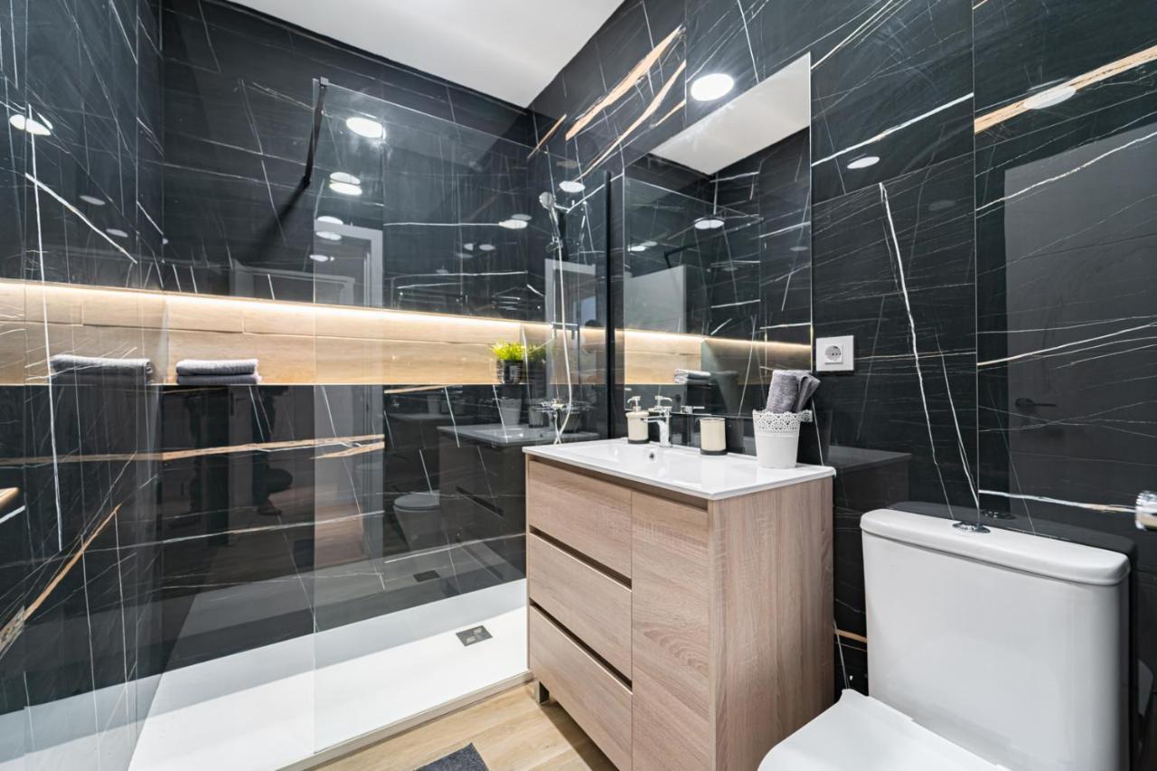 Edsam Madrid Apartments Black Bagian luar foto