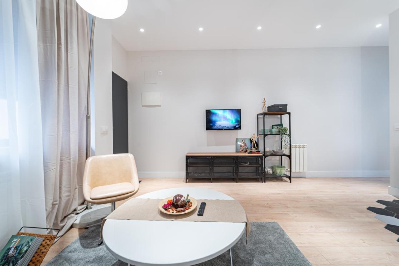 Edsam Madrid Apartments Black Bagian luar foto