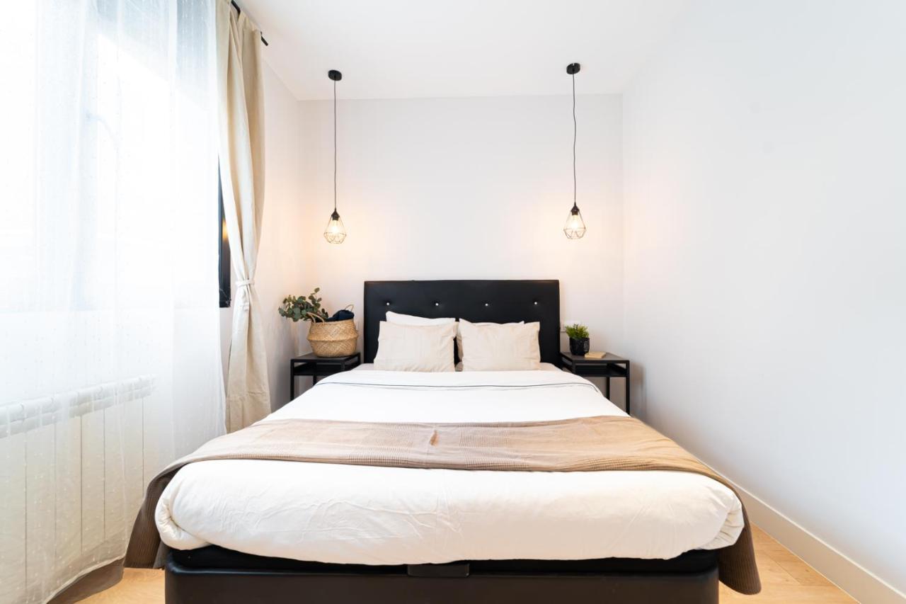 Edsam Madrid Apartments Black Bagian luar foto