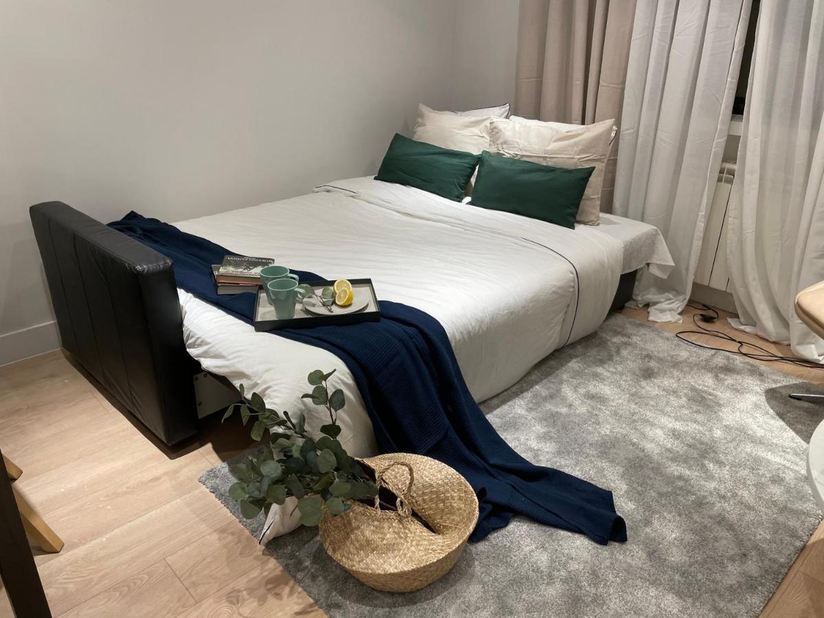 Edsam Madrid Apartments Black Bagian luar foto